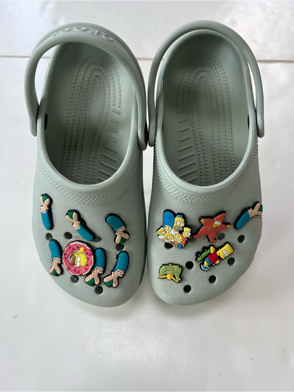 CROCS kids  Classic Clog  with Simpsons Jibbitz